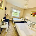 Bed & Breakfast Whitaker